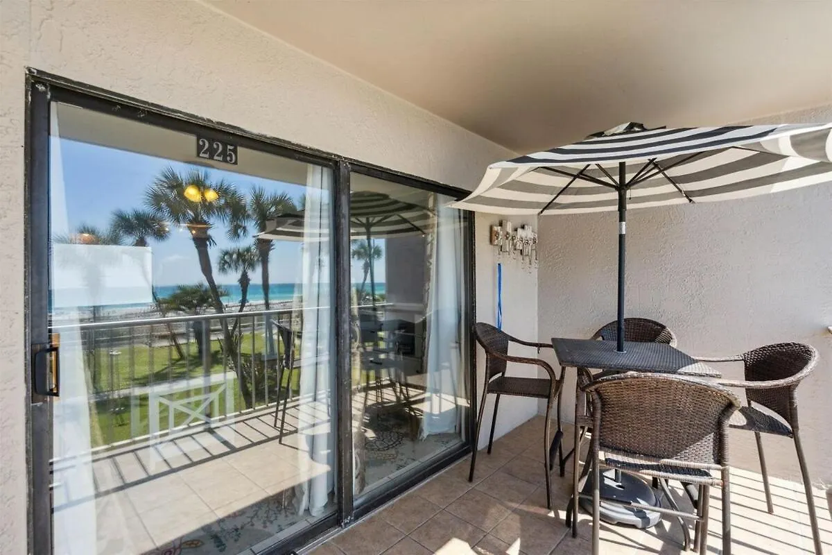Summit 225 - Low Floor Beachfront - Sleeps 5 Panama City Beach Appartement
