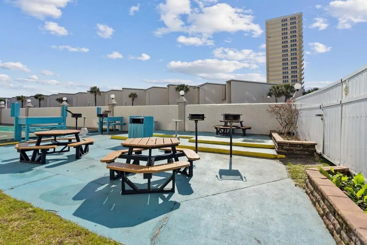 Summit 225 - Low Floor Beachfront - Sleeps 5 巴拿马城 0*,